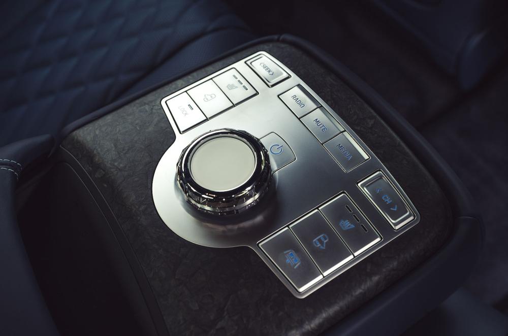 Genesis Electrified G80 control dial