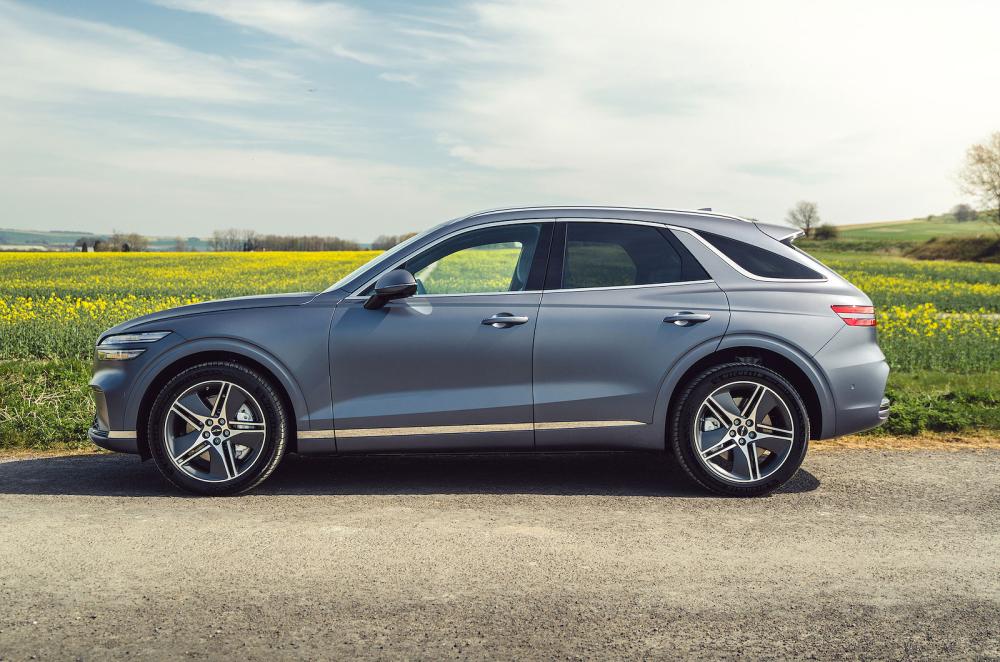 Genesis Electrified GV70 left static