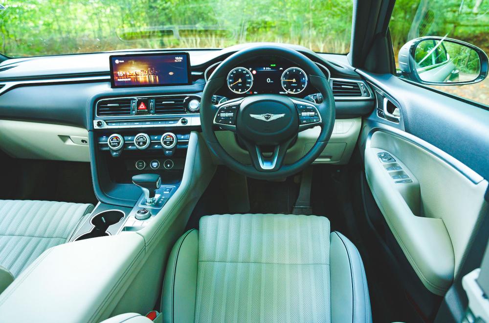 Genesis G70 interior dashboard