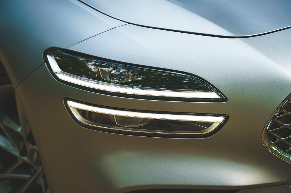 Genesis G70 headlights detail