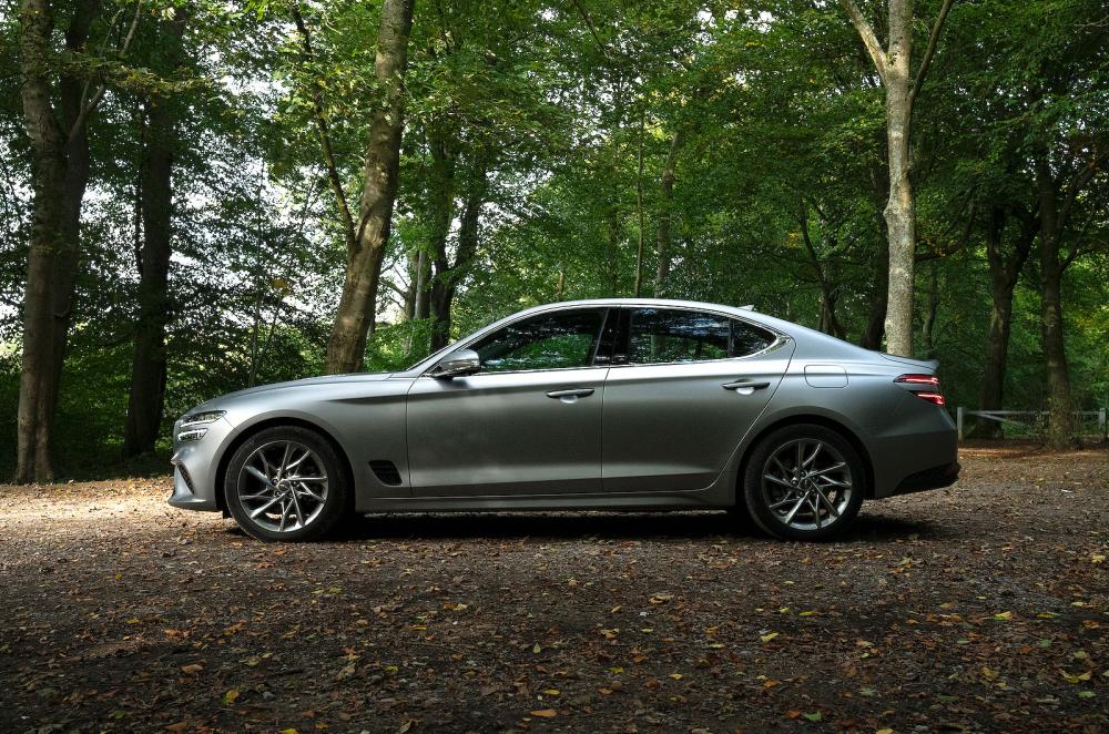 Genesis G70 left static
