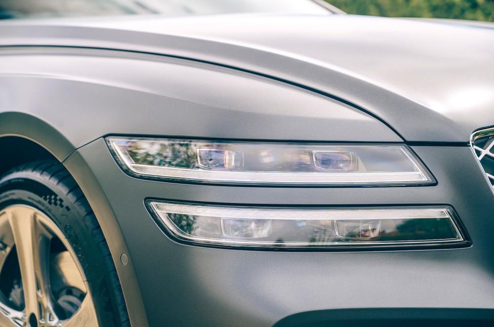 Genesis G80 headlights