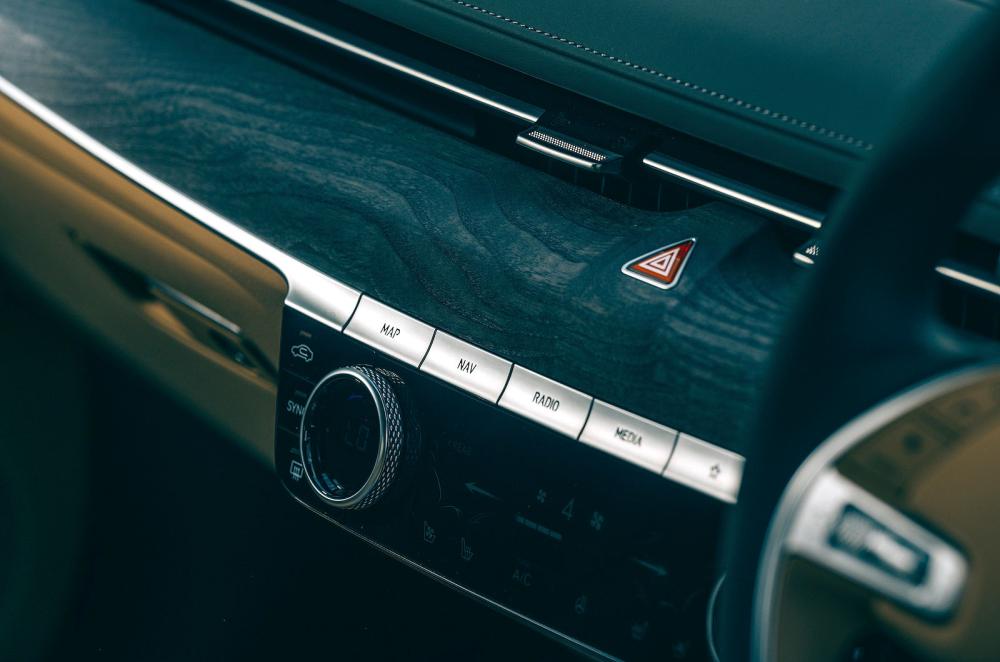 Genesis G80 interior detail