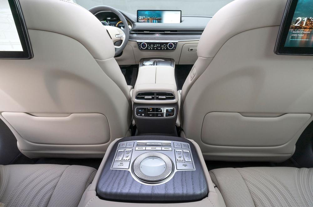 Genesis G80 rear interior controls