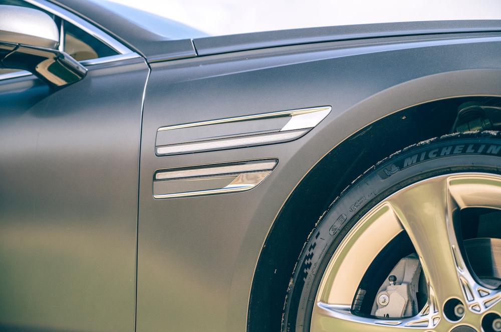 Genesis G80 side detail