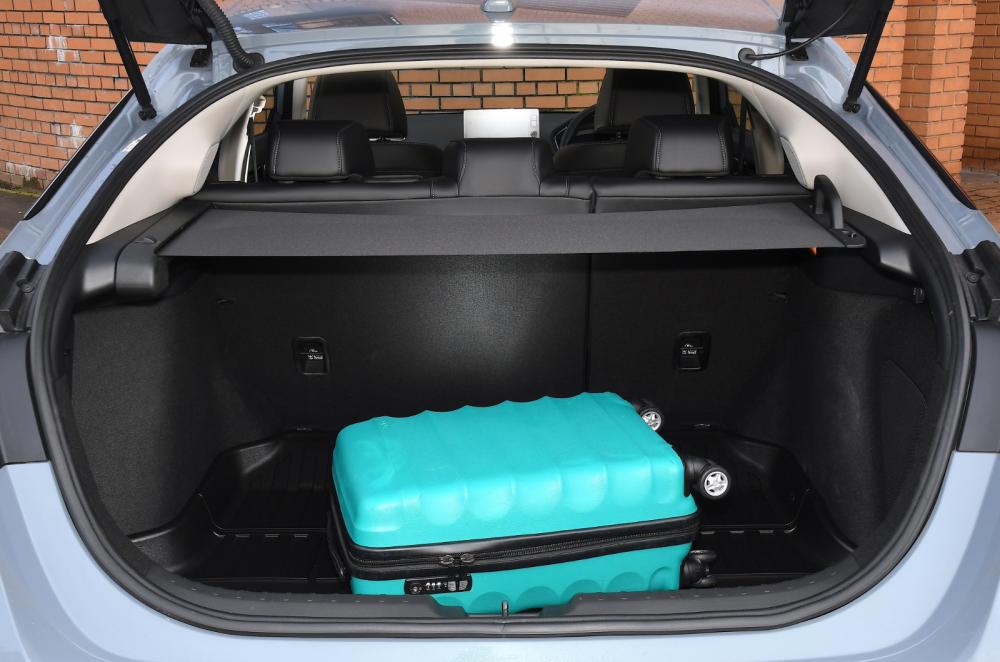 Honda Civic e:HEV boot open