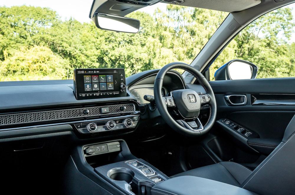 Honda Civic e:HEV front interior