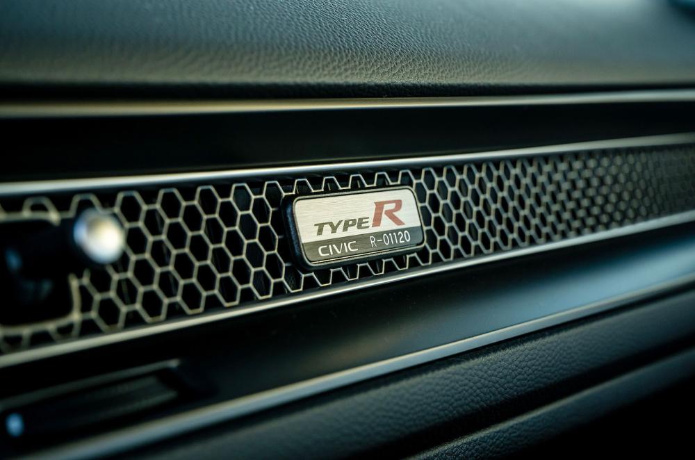 Honda Civic Type R interior dashboard detail