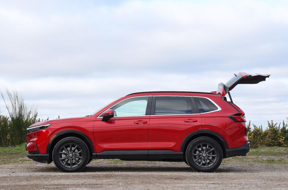 Honda CR-V left static boot open