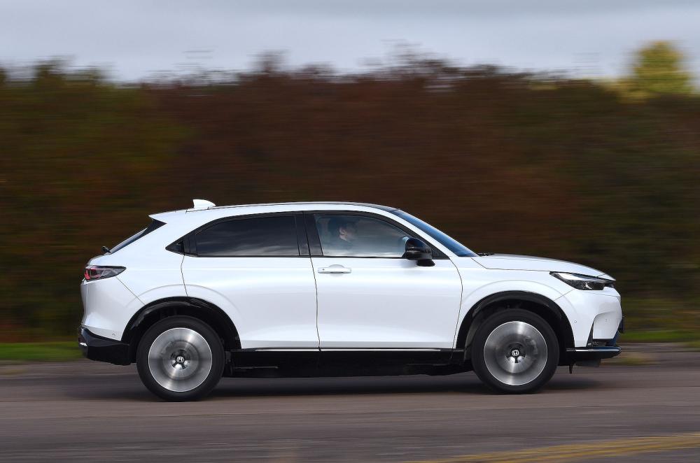 White Honda e:Ny1 right driving