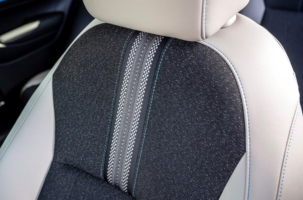 Honda HR-V seat detail