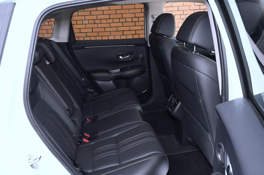 Honda ZR-V interior back seats