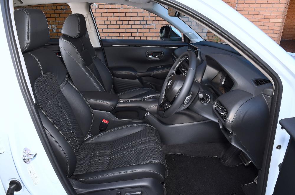 Honda ZR-V interior front seats