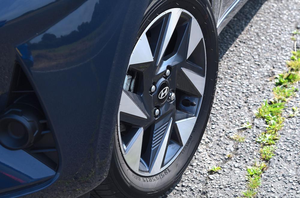 Hyundai i10 alloy wheel