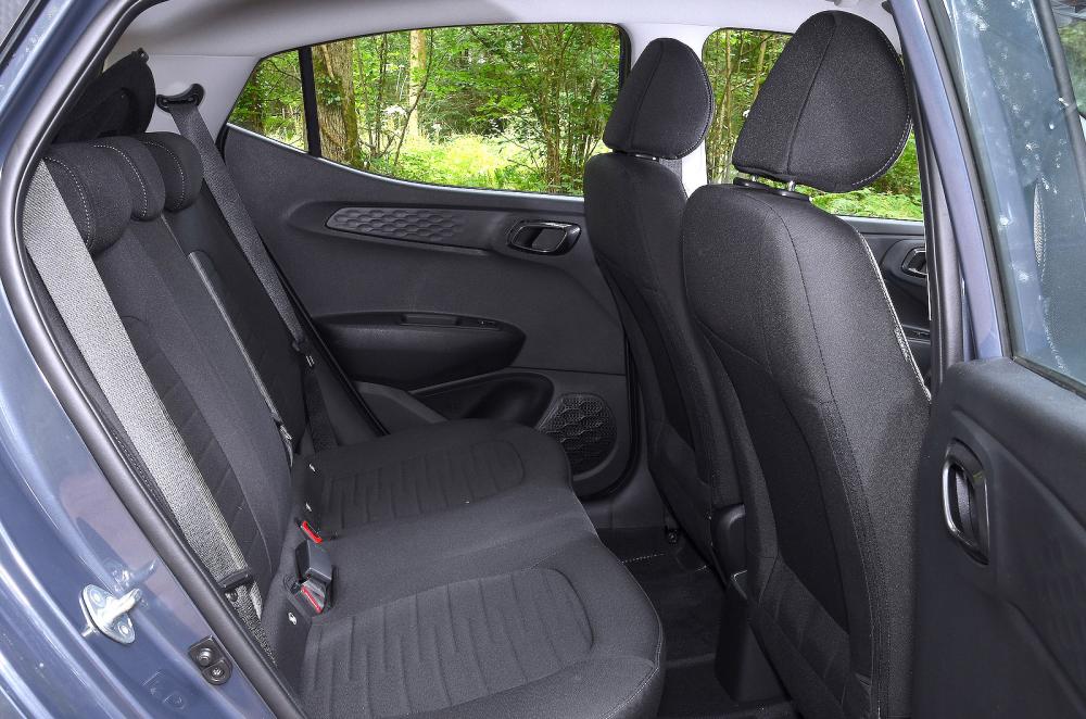 Hyundai i10 back seats