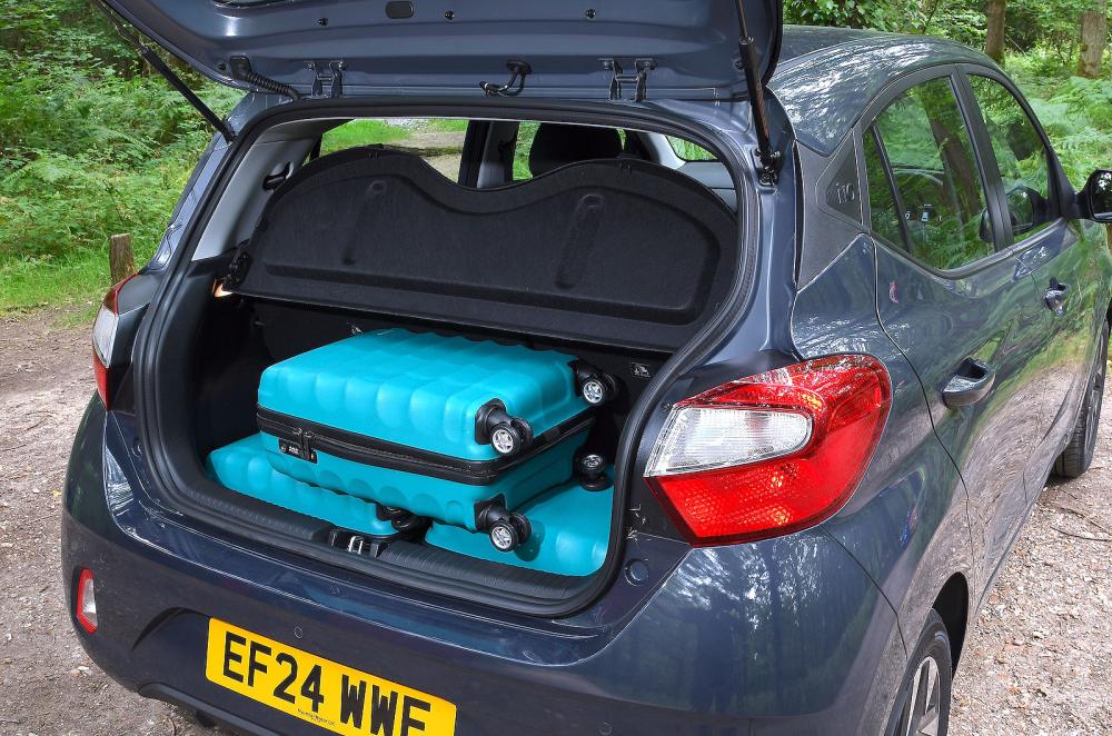 Hyundai i10 boot