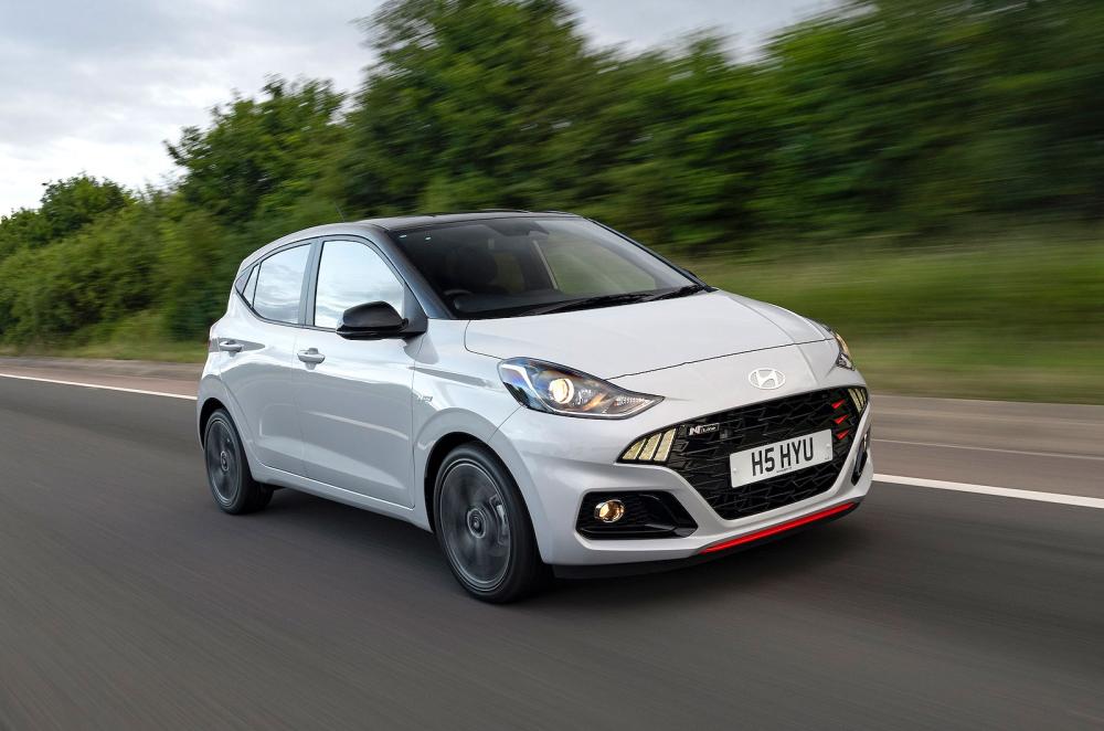 Hyundai i10 front right driving