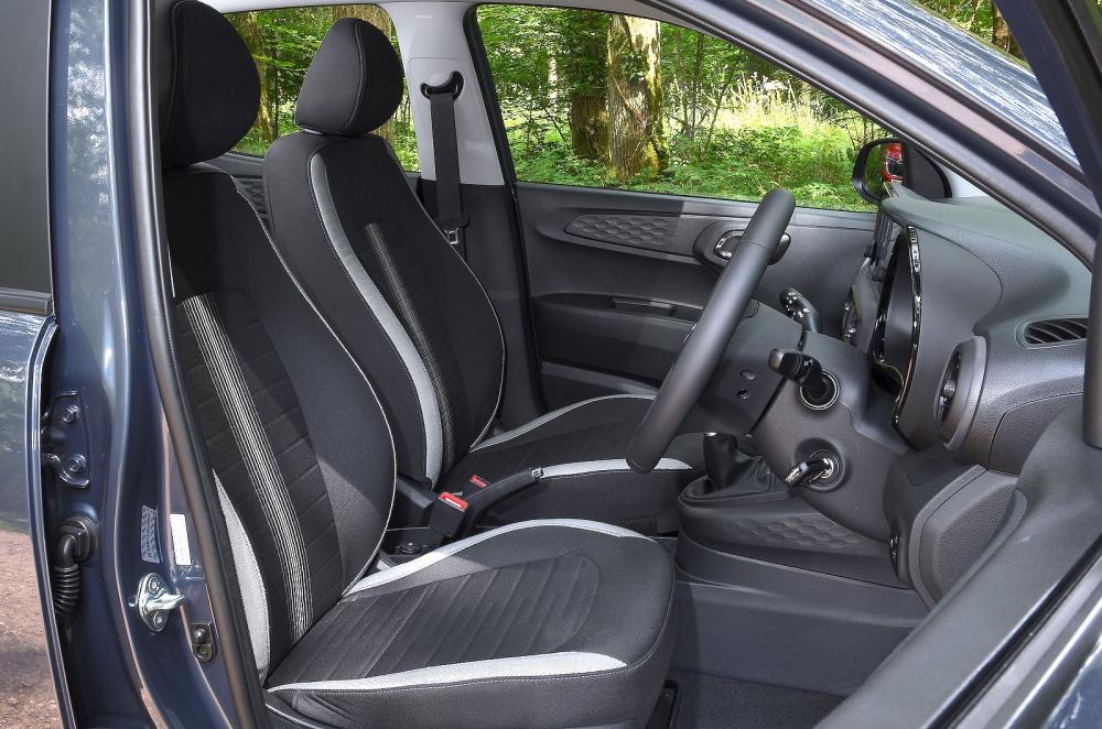 Hyundai i10 front seats
