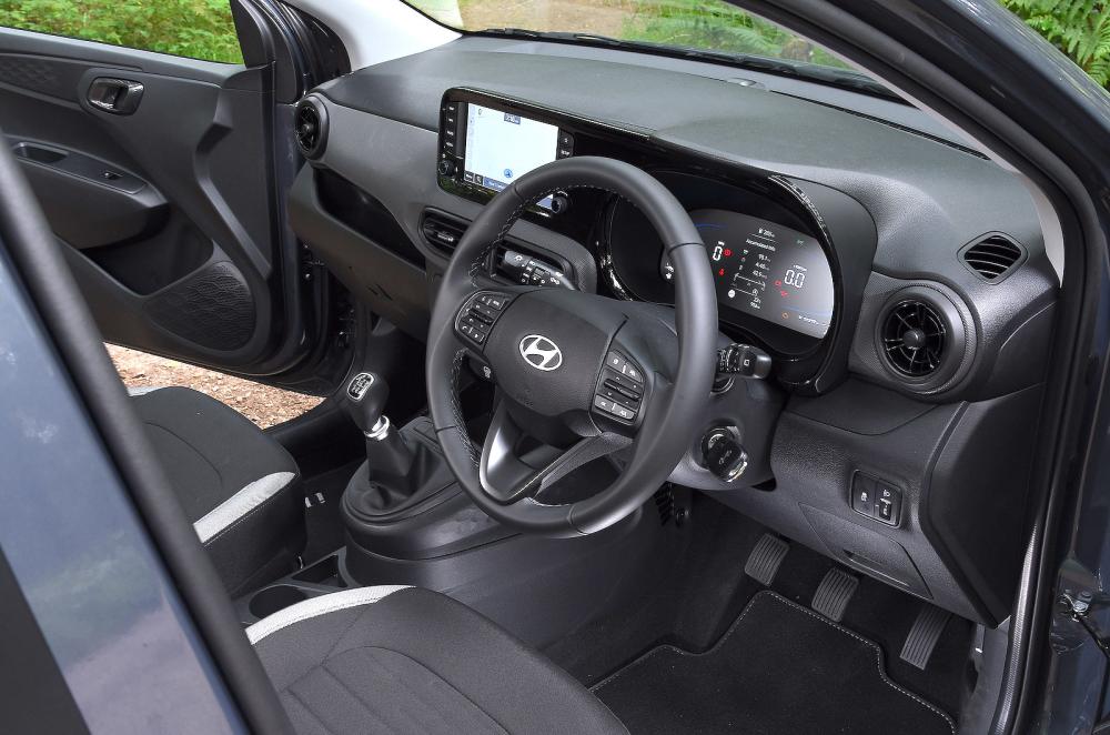 Hyundai i10 steering wheel