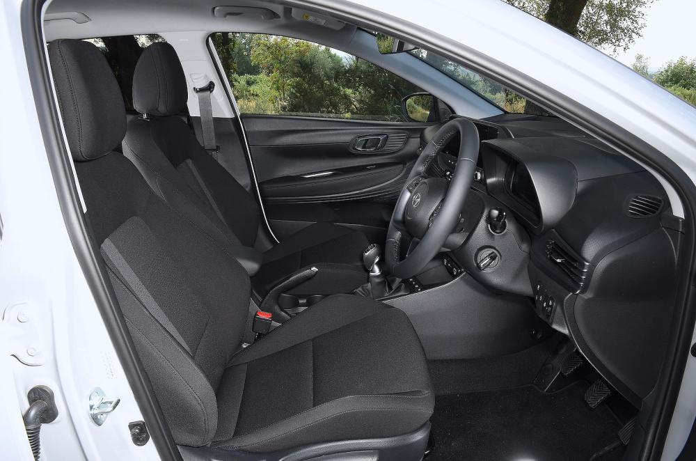 Hyundai i20 front seats