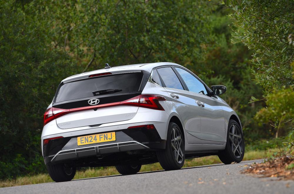 Hyundai i20 rear cornering