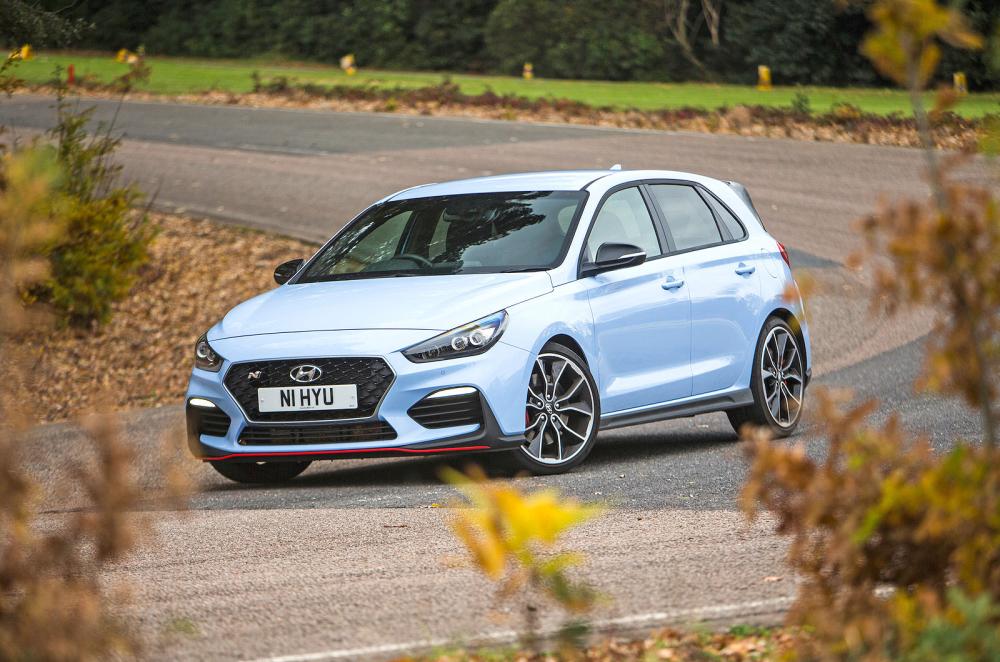 Hyundai i30 N front cornering