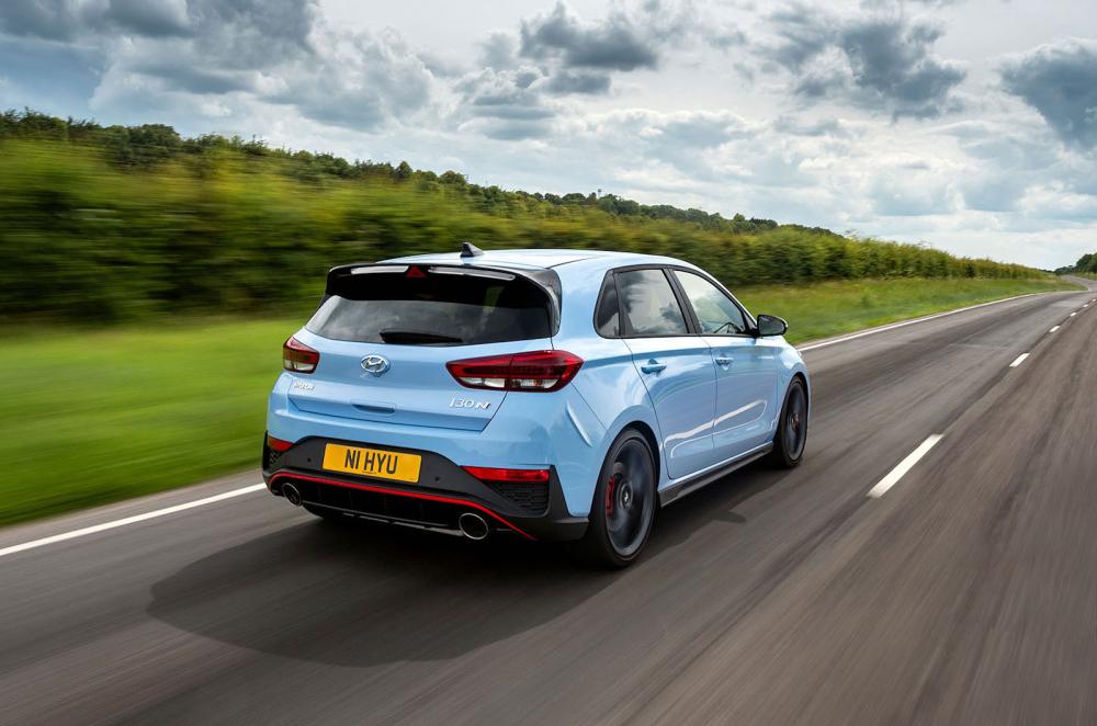 Hyundai i30 N rear right driving