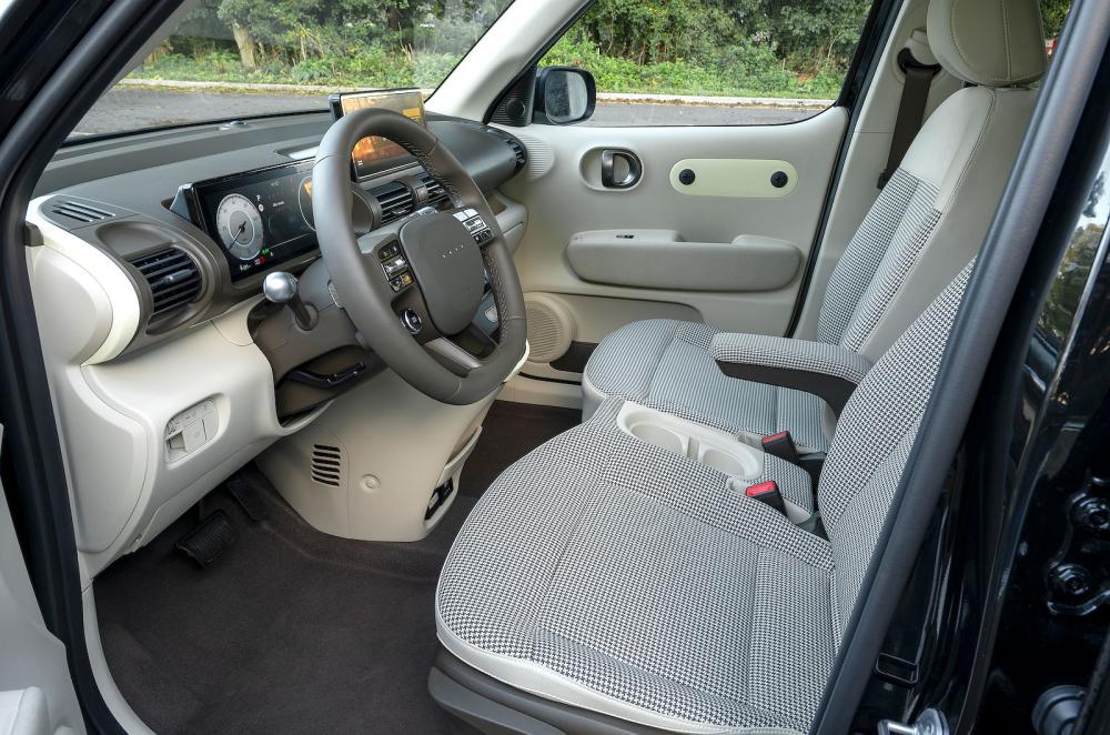 Hyundai Inster front seats