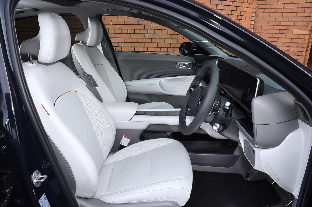 Hyundai Ioniq 6 interior front seats