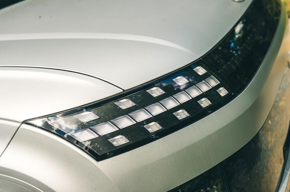 Hyundai Ioniq 9 headlights