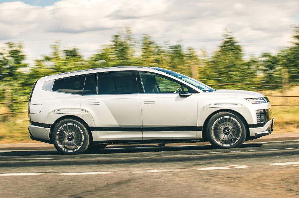 Hyundai Ioniq 9 right driving