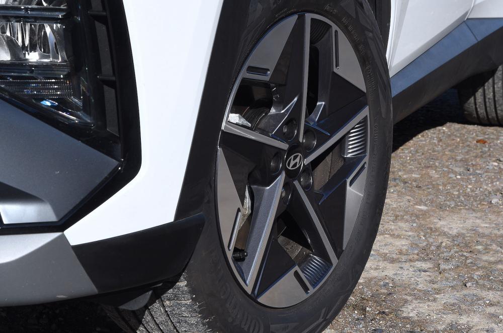 Hyundai Tucson alloy wheel