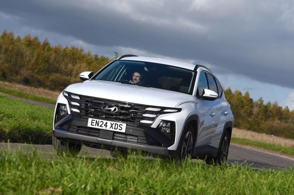 Hyundai Tucson front cornering