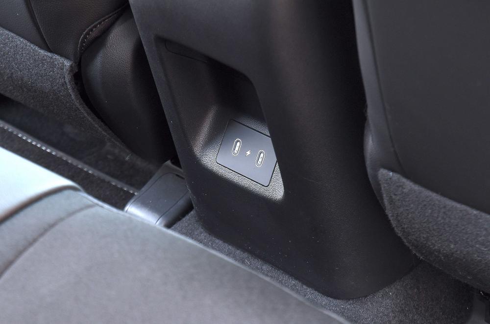 Hyundai Tucson rear interior detail