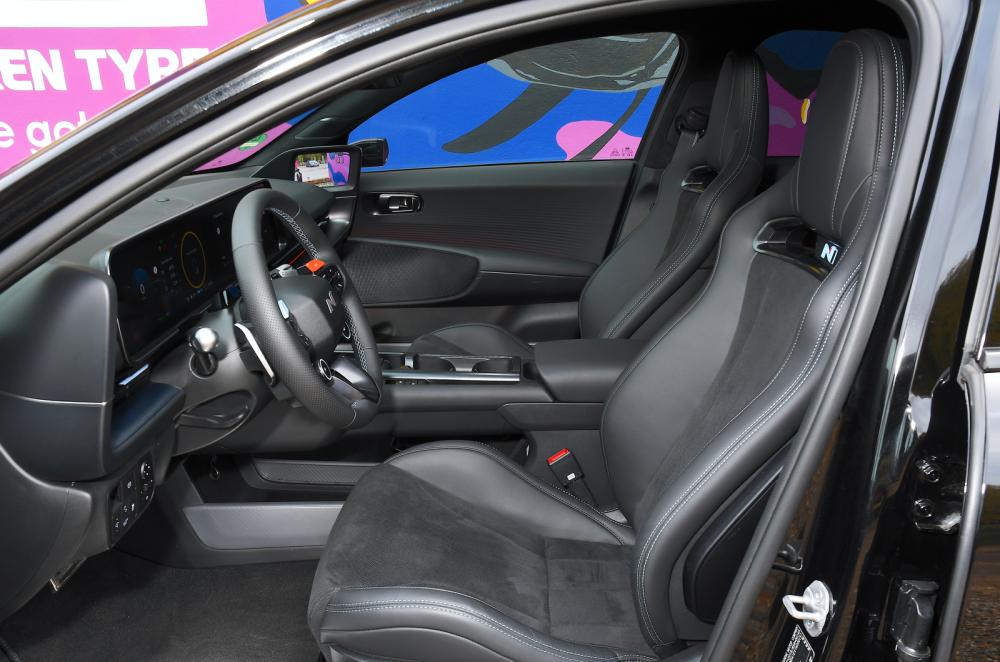 Hyundai Ioniq 6 N front seats