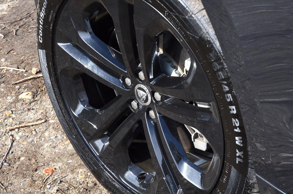 Jaguar F-Pace alloy wheel detail
