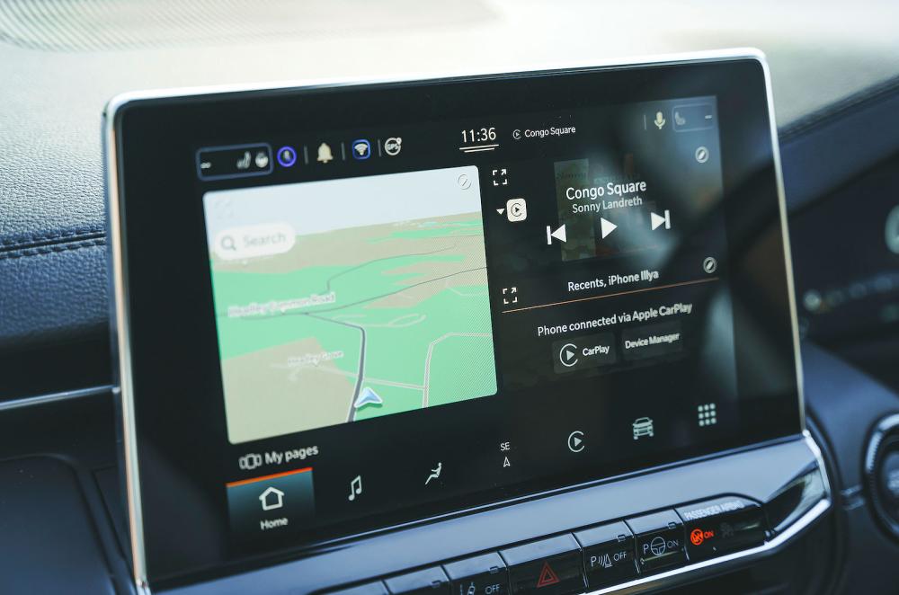 Jeep Compass interior infotainment