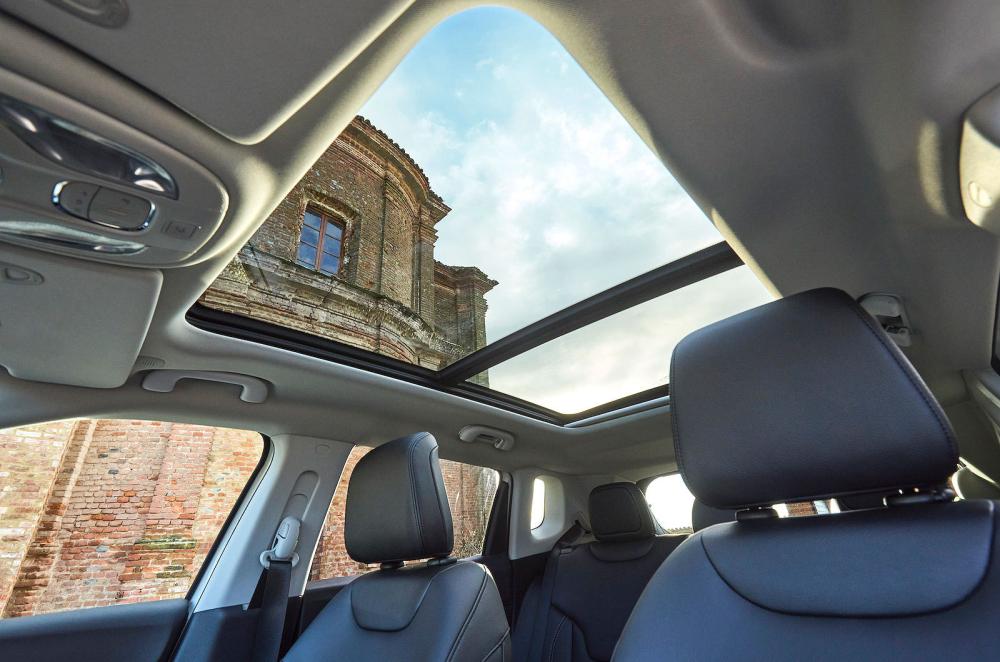 Jeep Compass interior panoramic roof
