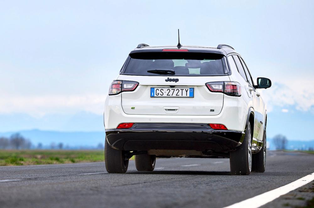 Jeep Compass rear right driving