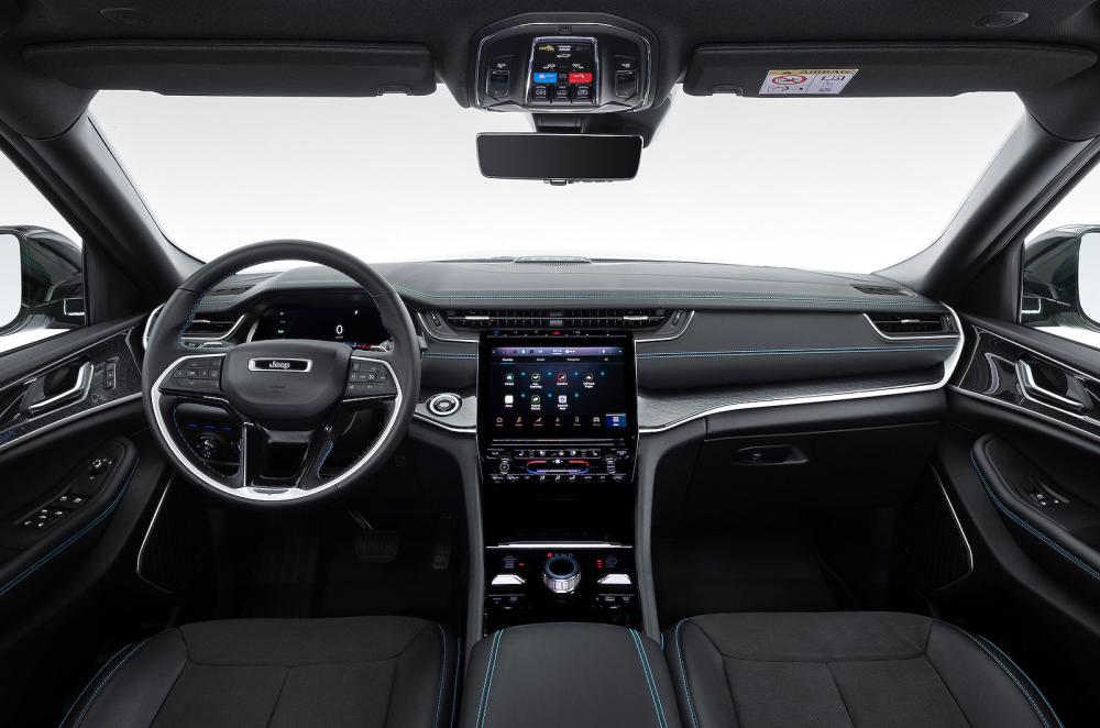 Jeep Grand Cherokee interior dashboard