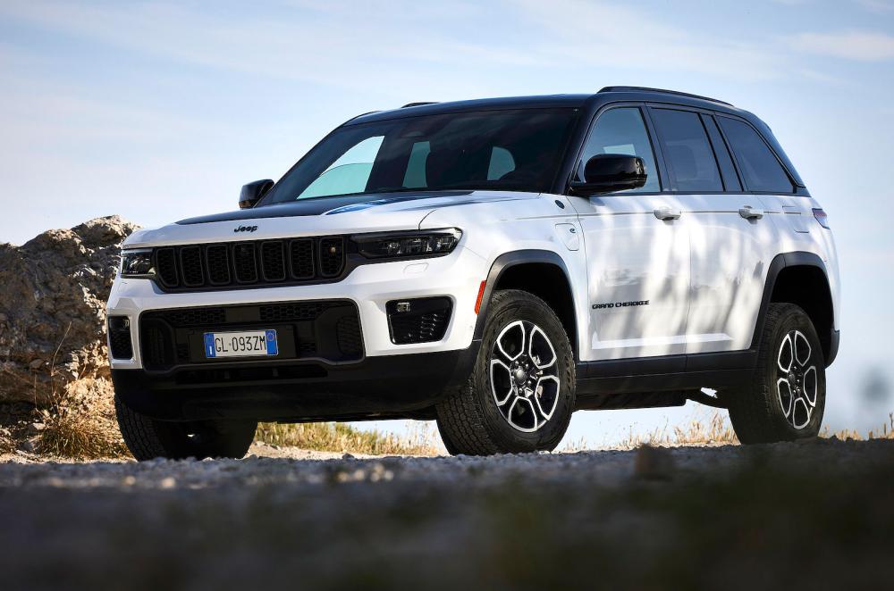 Jeep Grand Cherokee front left static