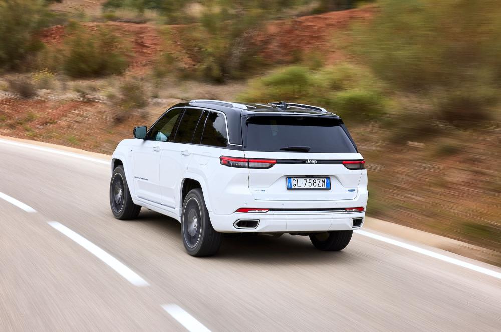 Jeep Grand Cherokee rear cornering