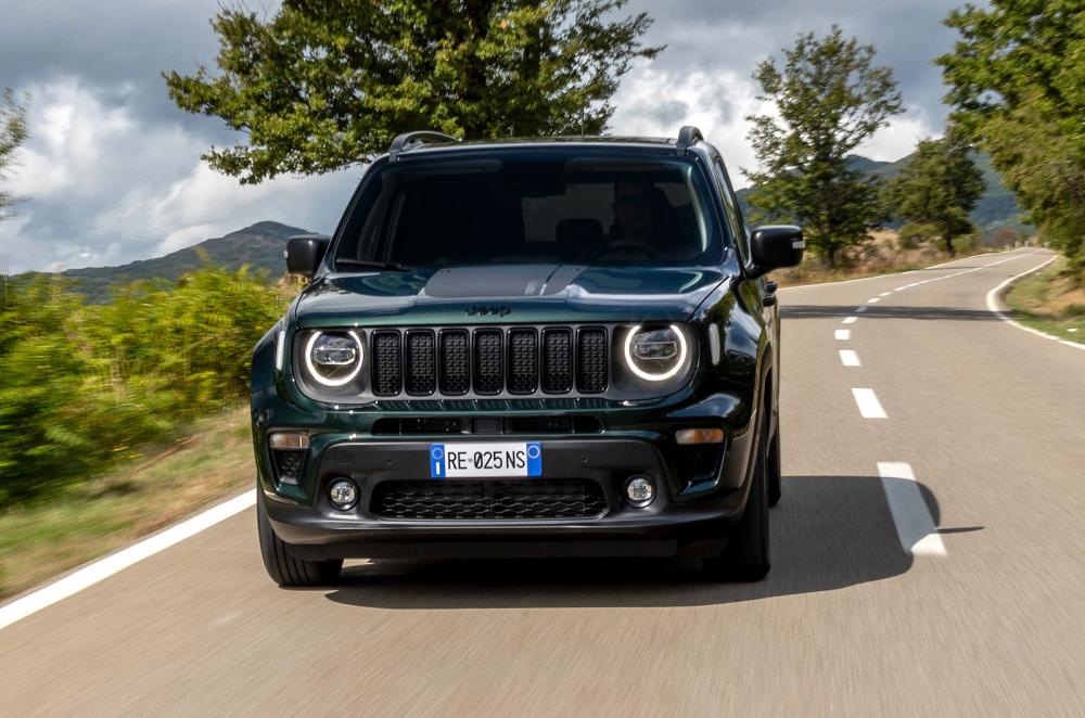 Jeep Renegade front driving