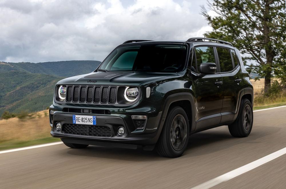 Jeep Renegade front left driving