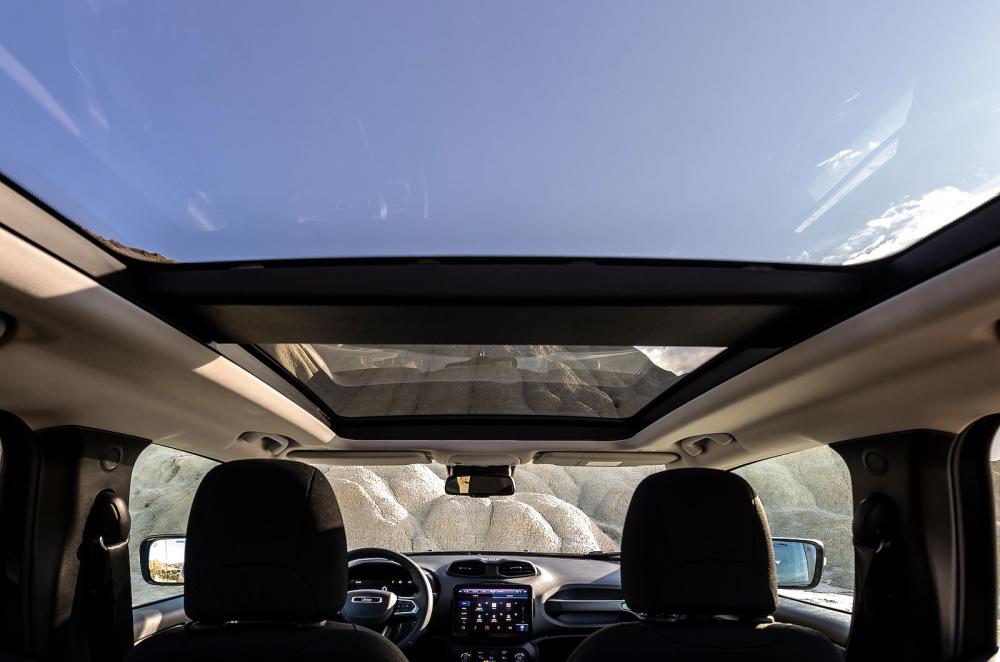 Jeep Renegade panoramic roof