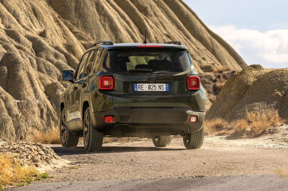 Jeep Renegade rear cornering
