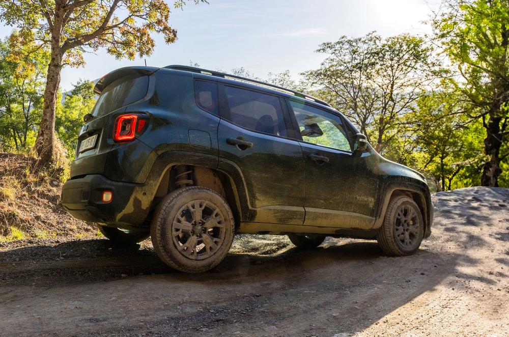 Jeep Renegade rear right static