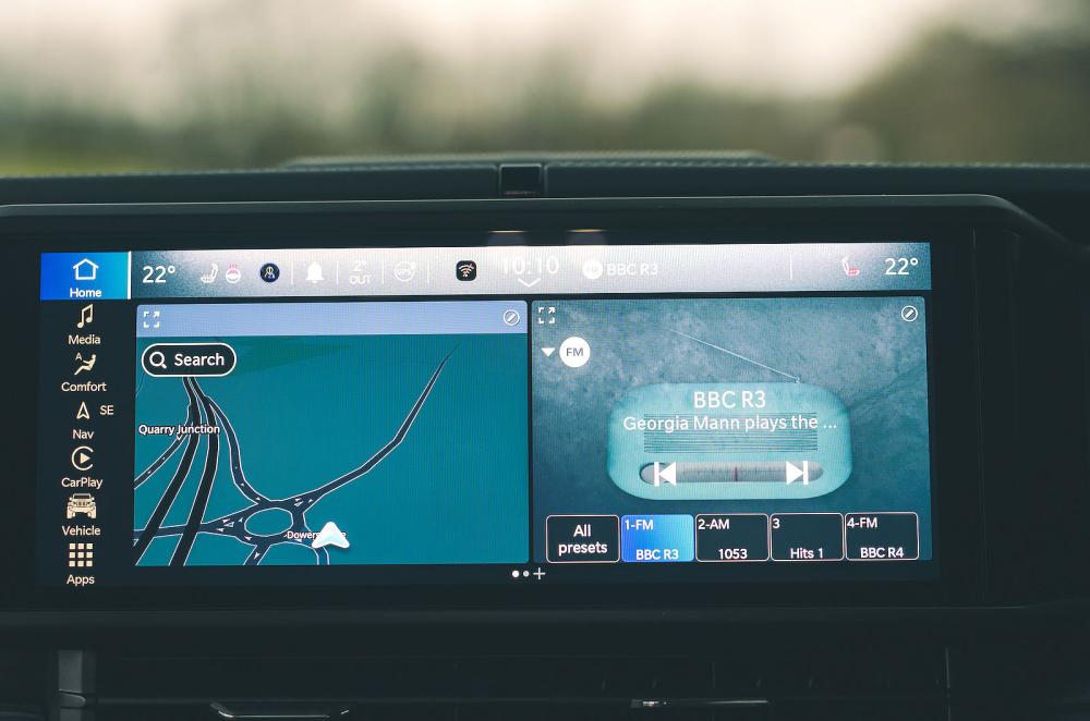 Jeep Wrangler infotainment touchscreen