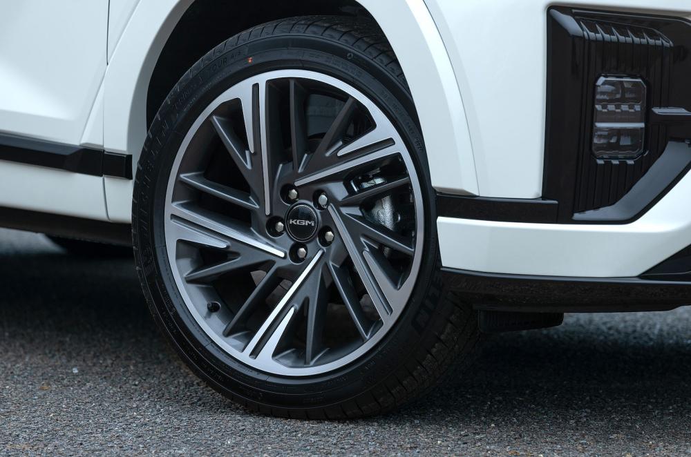 KGM Actyon alloy wheel