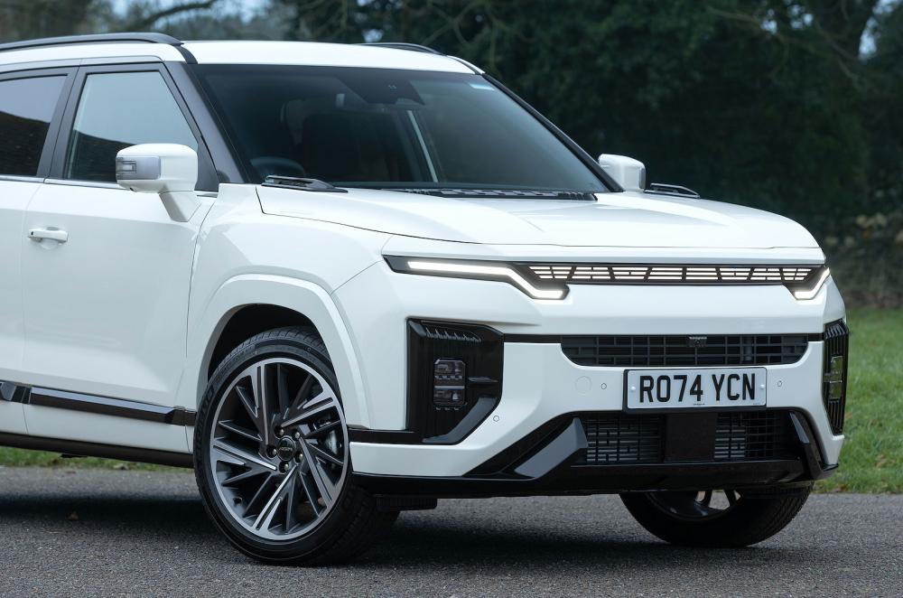 KGM Actyon front detail